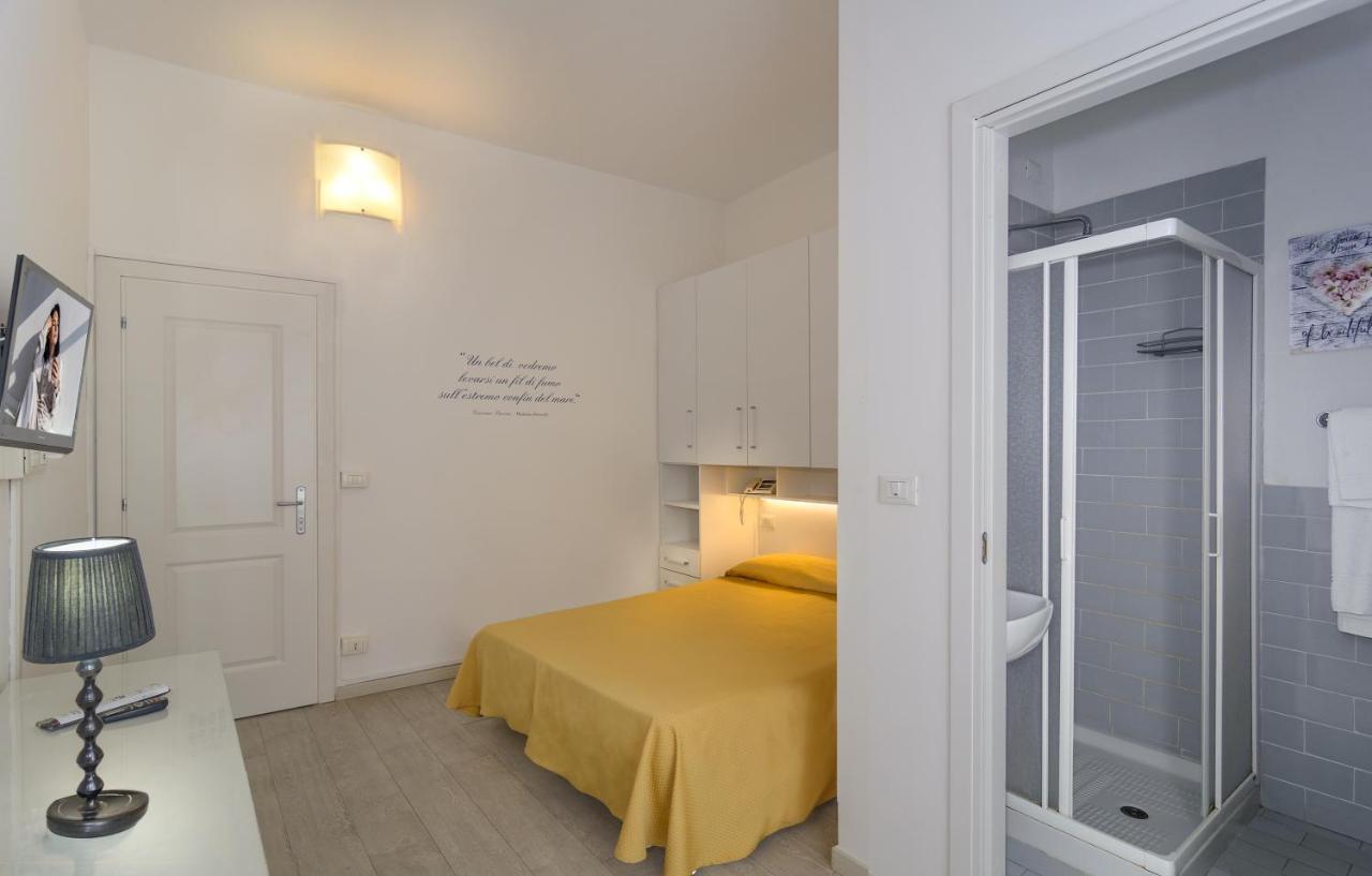City Hotel فياريجيو المظهر الخارجي الصورة