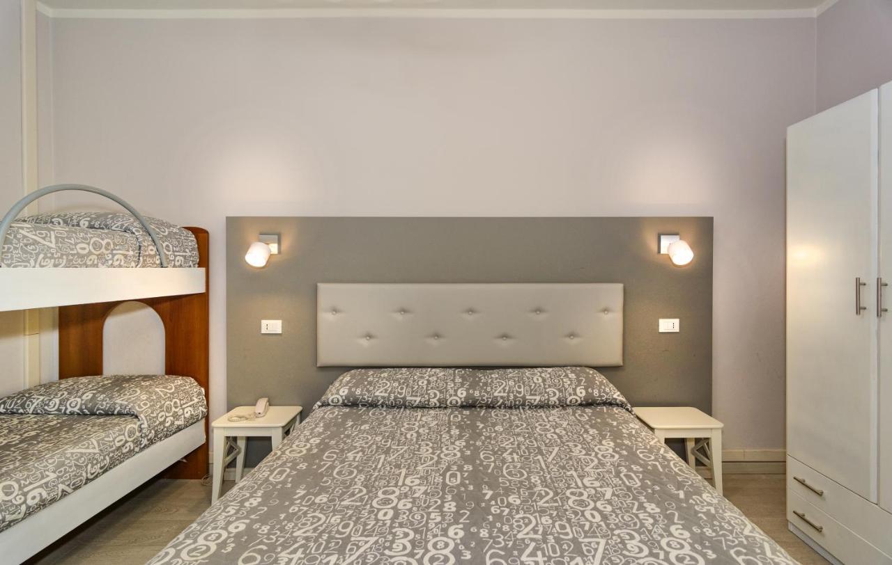 City Hotel فياريجيو المظهر الخارجي الصورة