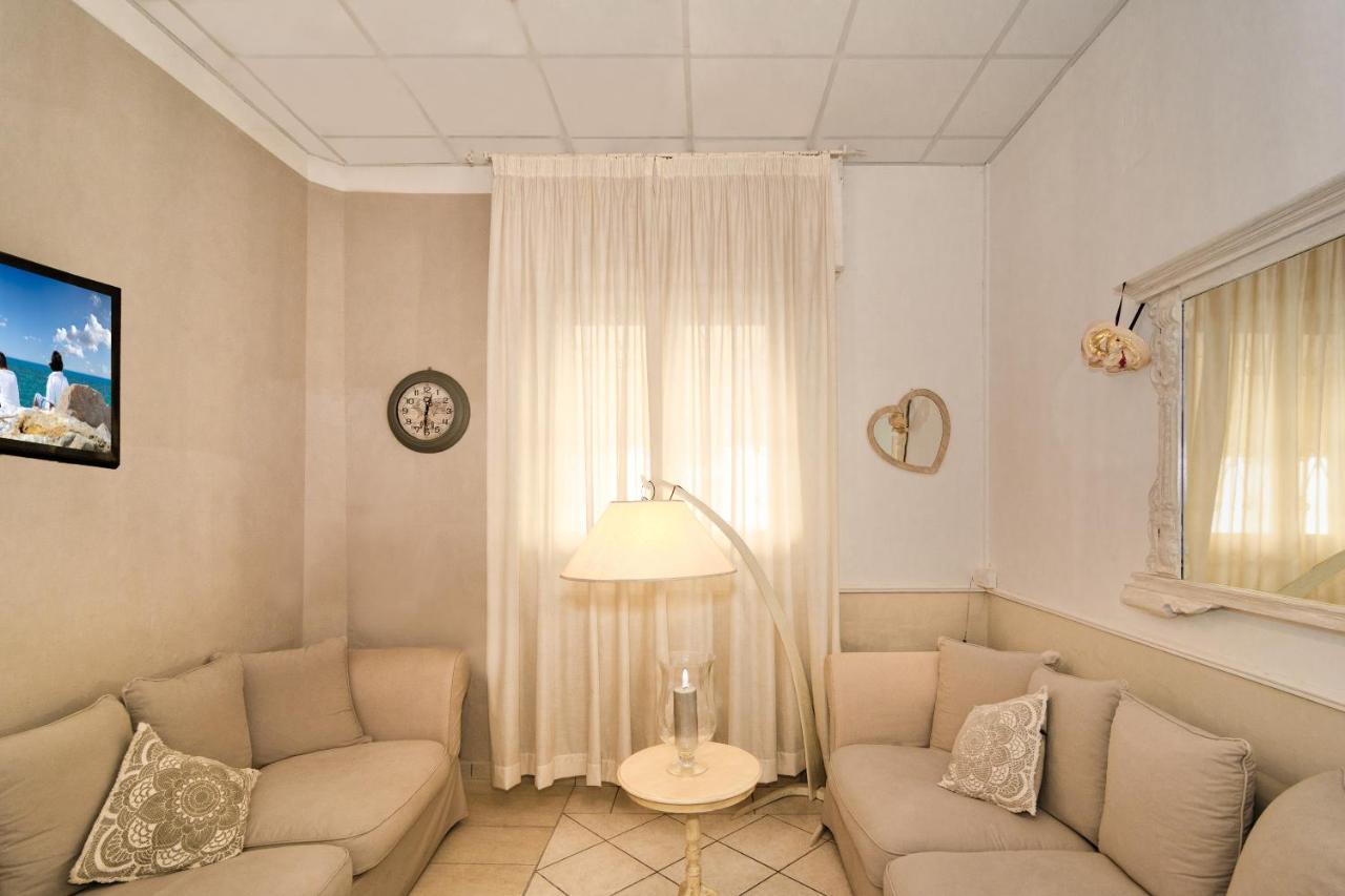 City Hotel فياريجيو المظهر الخارجي الصورة