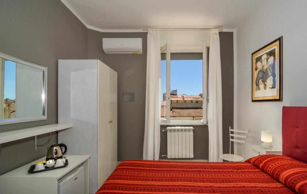 City Hotel فياريجيو المظهر الخارجي الصورة
