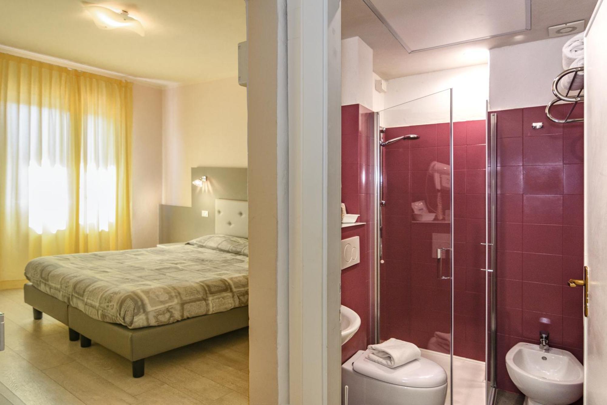 City Hotel فياريجيو المظهر الخارجي الصورة