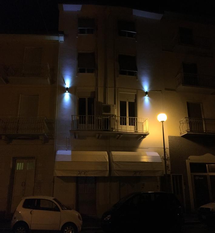 City Hotel فياريجيو المظهر الخارجي الصورة