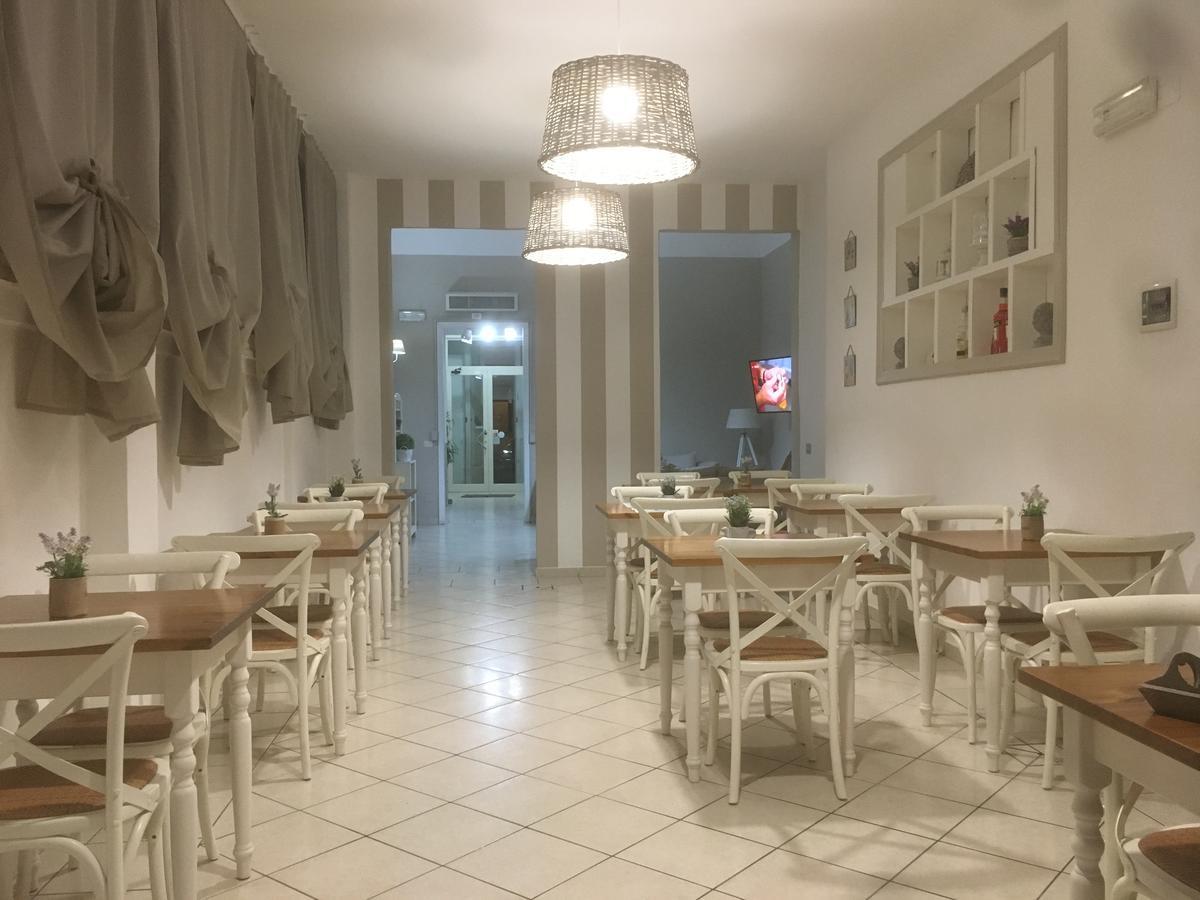 City Hotel فياريجيو الغرفة الصورة